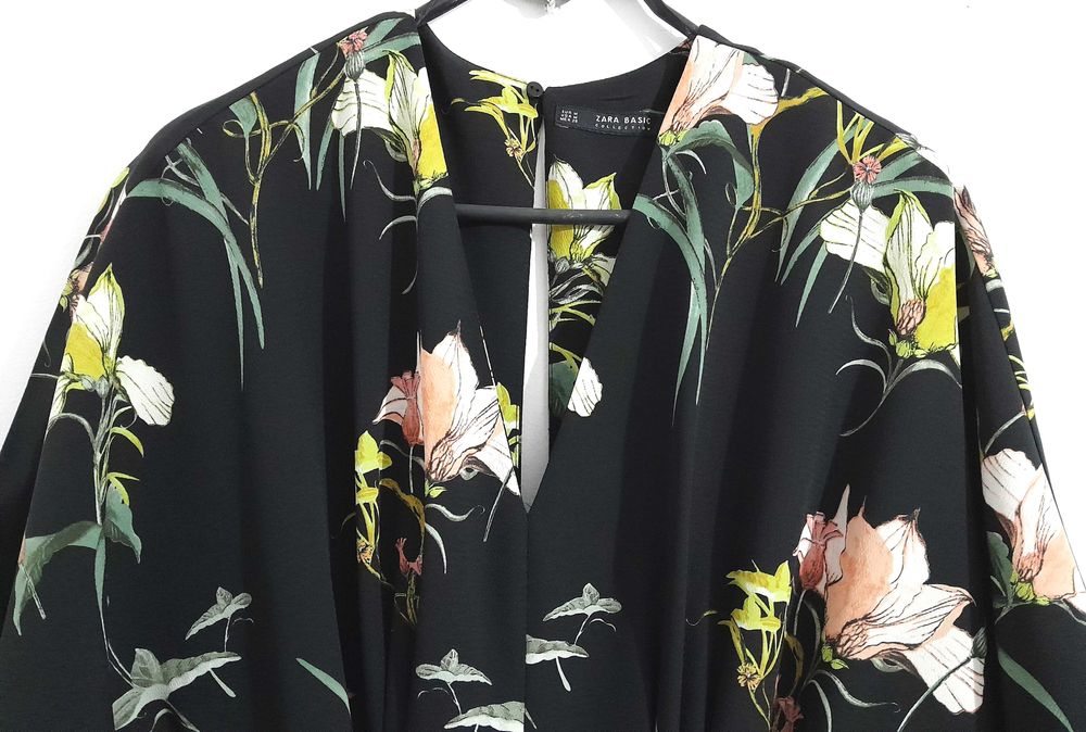Macacão / Jumpsuit preto c/ padrão floral da Zara T: M Novo c/etiqueta64552096761985124