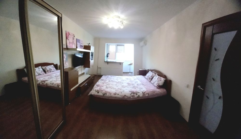 Апартаменти "Файна", центр, Митниця