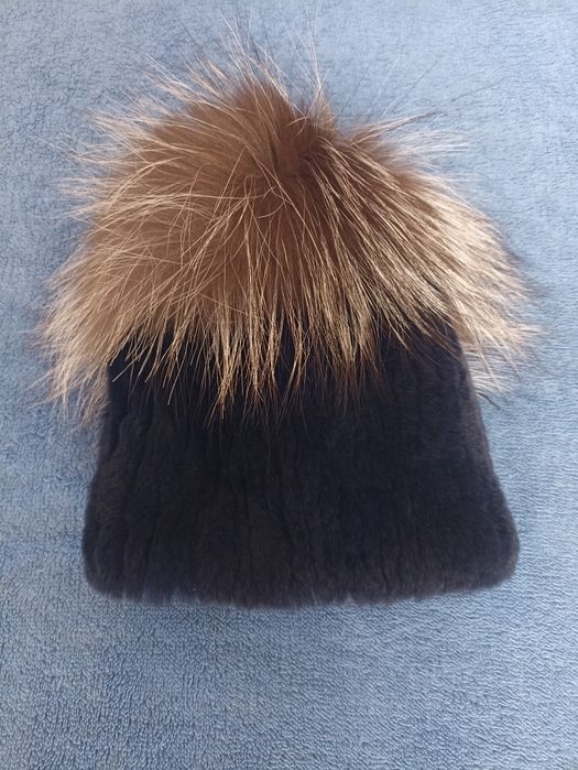 Хутряні шапки шиншила і ондатра плюс чорнобурка