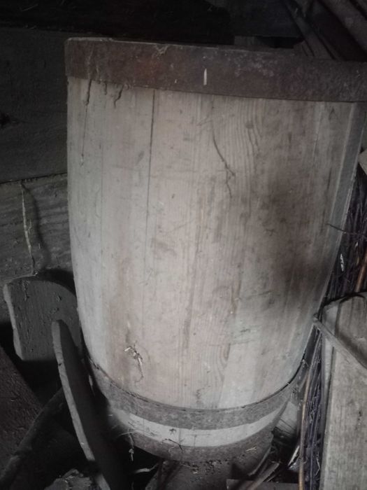 Дерев'яна бочка місткістю 100 л