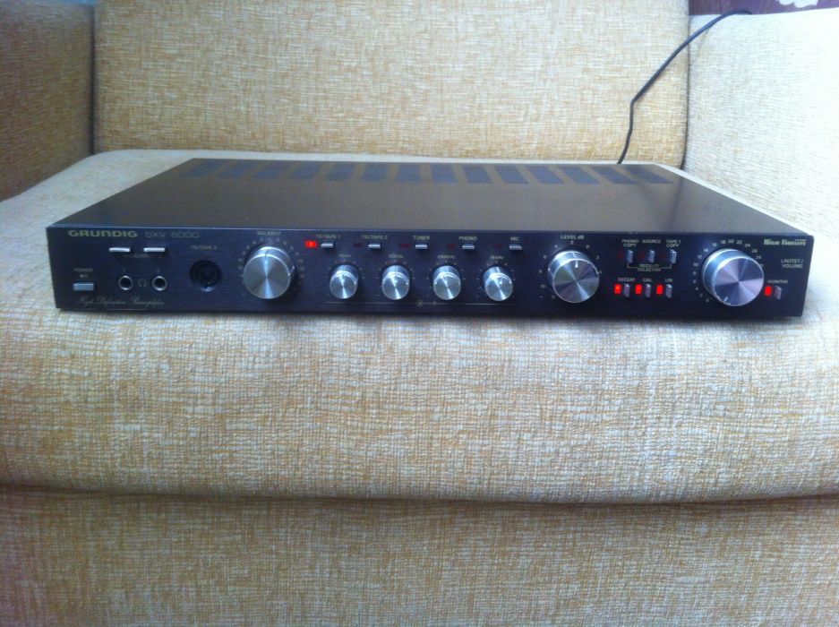 Przedwzmacniacz GRUNDIG SXV-6000