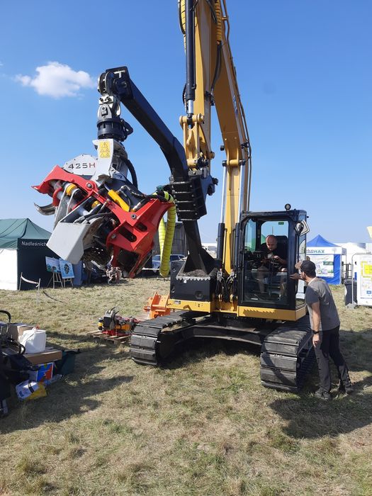 HARVESTER koparka CAT 310 z glowica NISULA 425H Harwester NISULA 500H