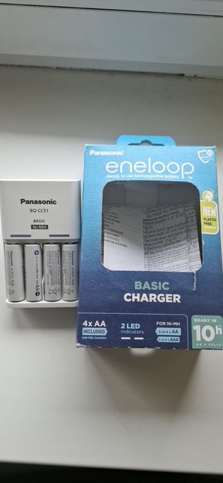 Зарядний пристій Panasonik Eneloop 2000 mah