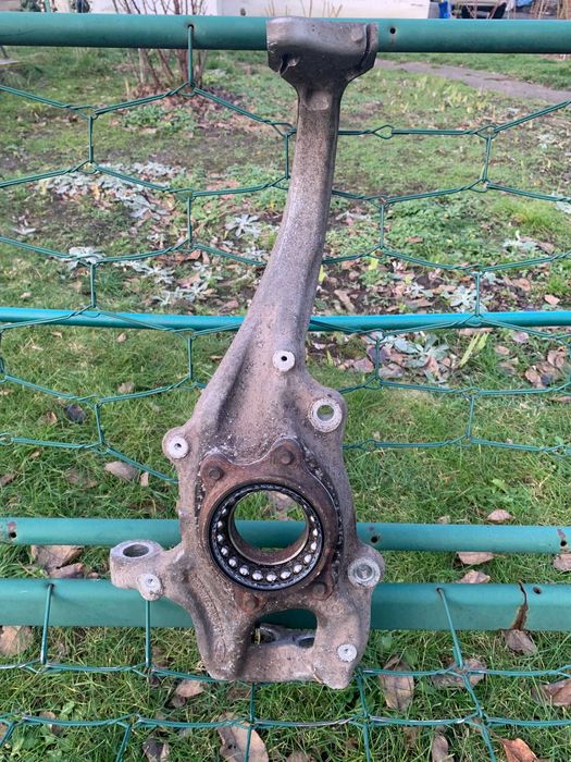 Поворотний кулак лівий Цапфа Audi Q5 8R0 2013р 4GO 407 241 C