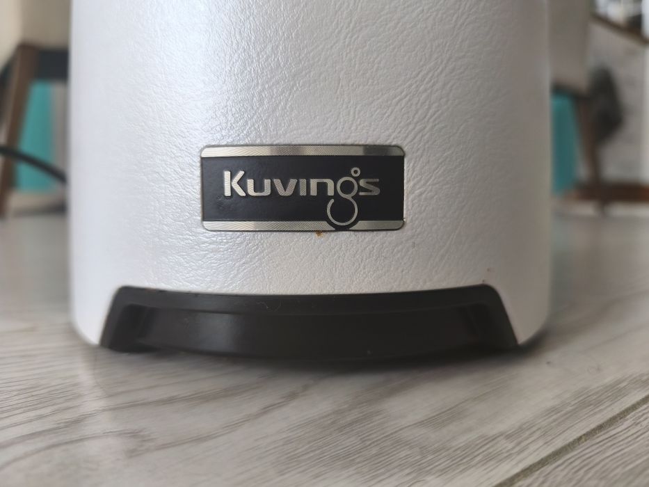 Wyciskarka wolnoobrotowa Kuvings EVO820 Plus / Stan bardzo dobry+ Akcesoria