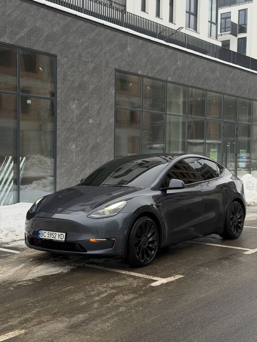 Tesla Model Y 2022 Performance