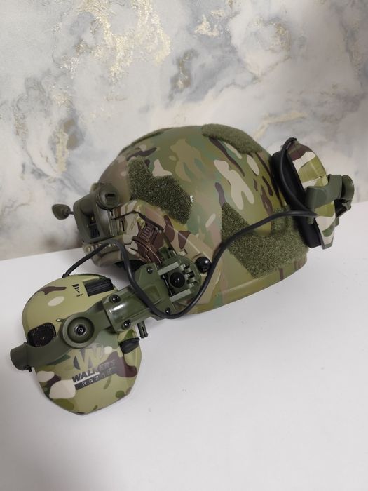 Військовий шолом FAST Helmet NIJ IIIA Multicam  + навушники Walkers