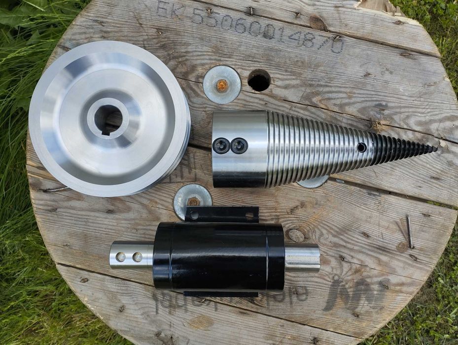 Łuparka świdrowa 100mm z kołem pasowym 200mm / świder do drewna