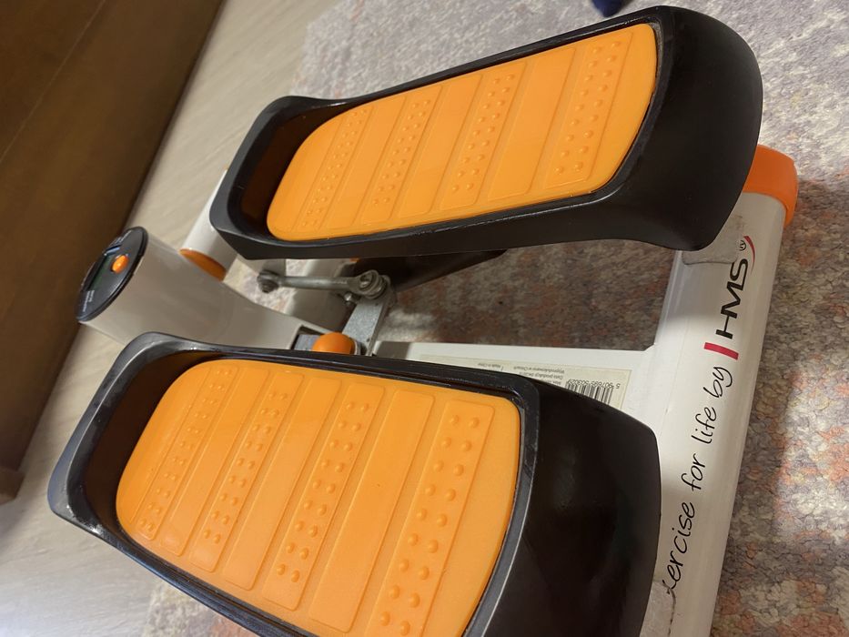 Степпер з еспандером та лічильником калорій .