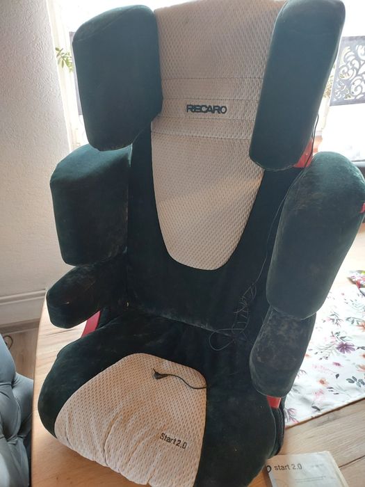 Fotelik Rekaro start 2.0 z głośnikami