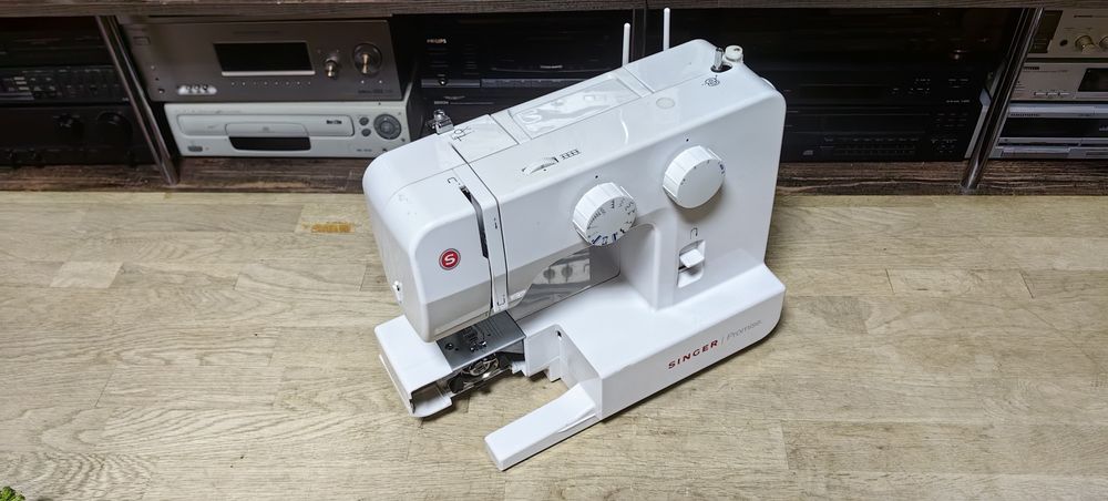 Швейна машинка Singer 1409