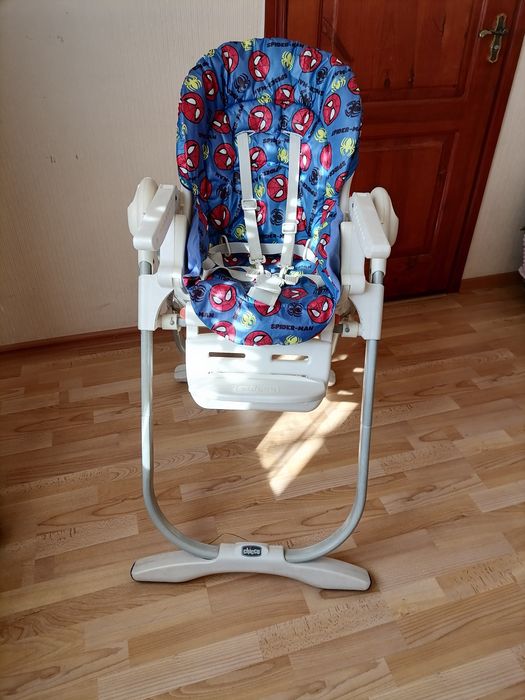 Дитяче крісло для годування