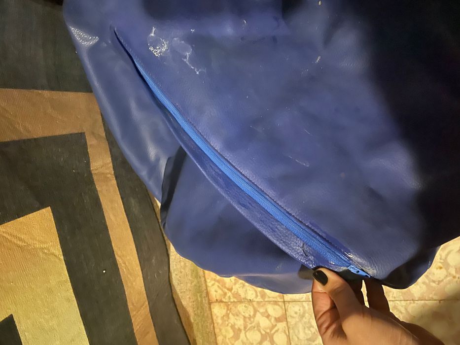 Puff em pele sintético em ótimo estado