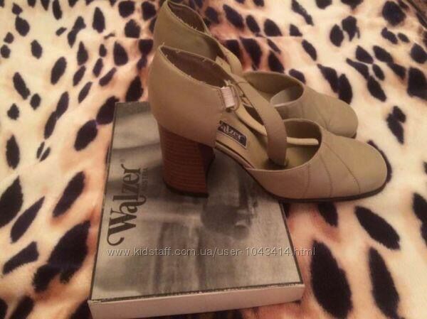 Женские босоножки кожаные светлые фирмы Walzer