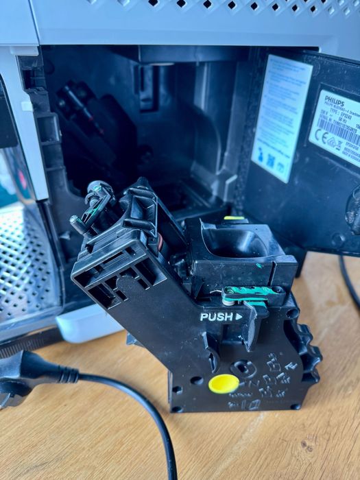 Ekspres Philips LatteGo EP2333/40