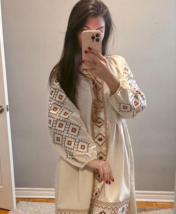 Вишиванка. Вишита сукня. Плаття з вишивкою вільне