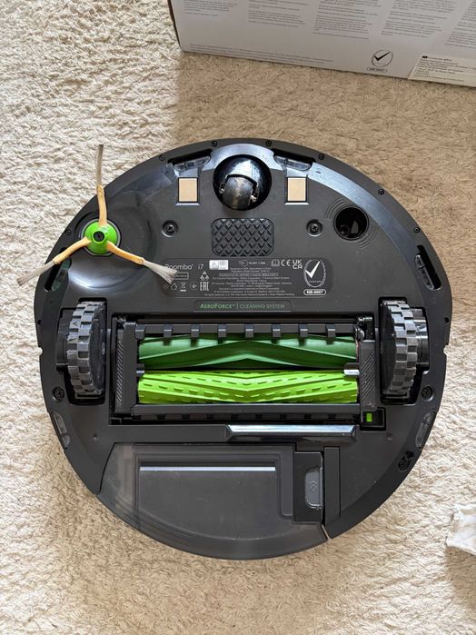 iRobot Roomba i7 – Aspirador Robot com Base de Carregamento