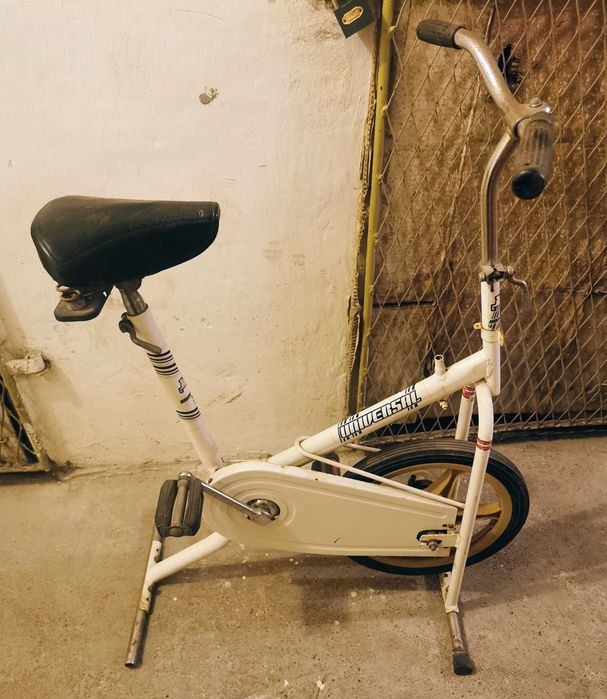 Kultowy rower stacjonarny Romet Universal z czasów PRL