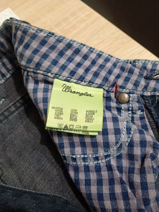 Damskie spodnie marki Wrangler