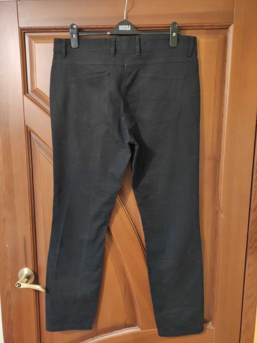 Джинси чорні жіночі завужені до низу на р.52-xl