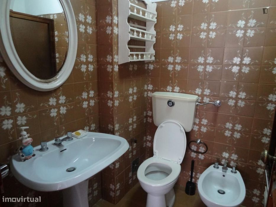 Quarto - localizado em Benfica Lisbon
