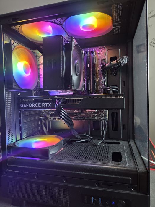 Komputer gamingowy  rtx5060ti 16 gb vram / 32gb ram ddr5 / intel core i7 12700kf/
