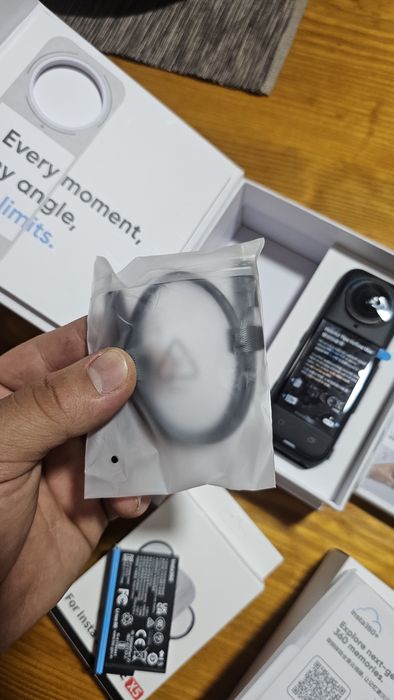 INSTA 360 X5 nova com extras.
