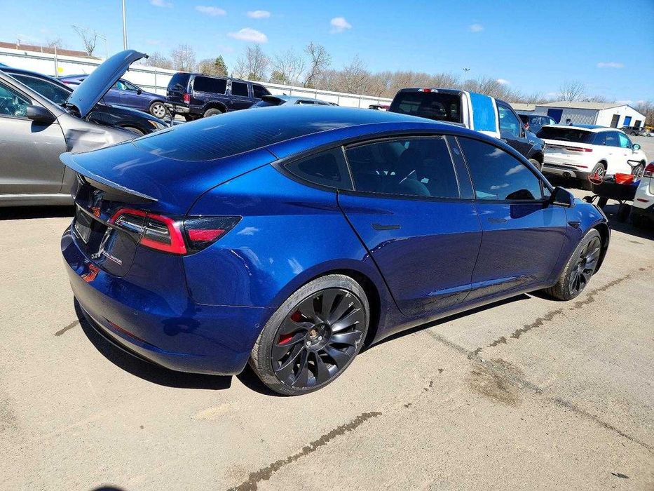Tesla Model 3 2022