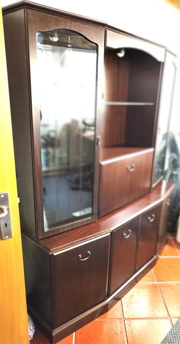 Cristaleira estilo inglês