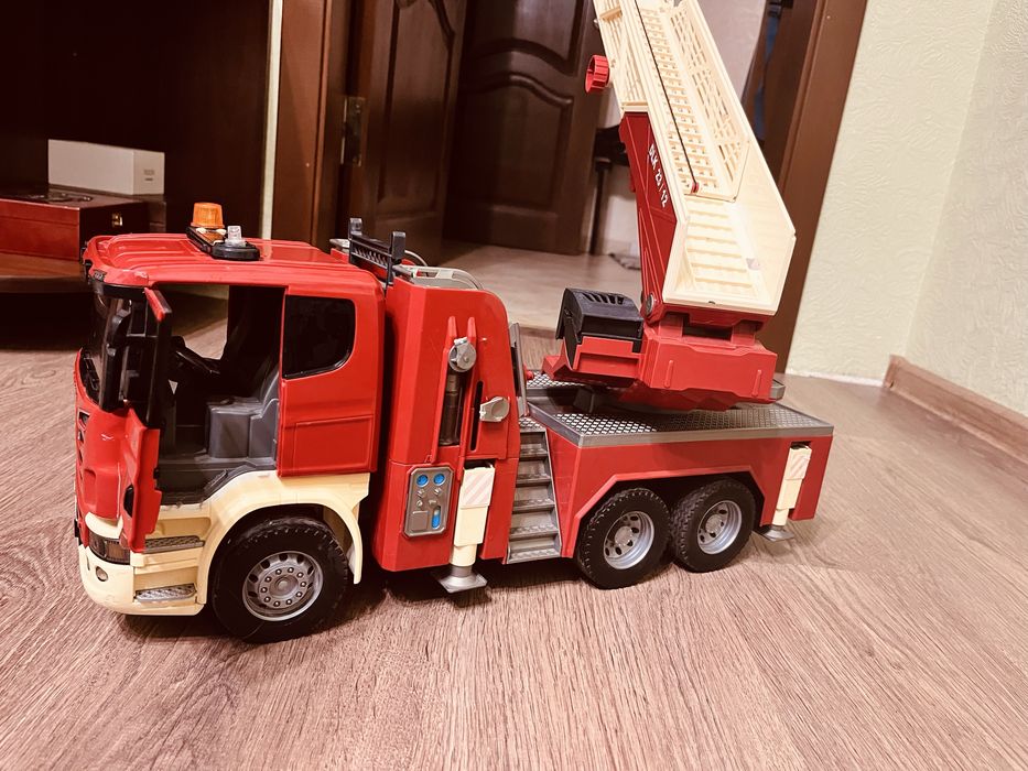 Bruder автомобіль SCANIA DLK 23/12