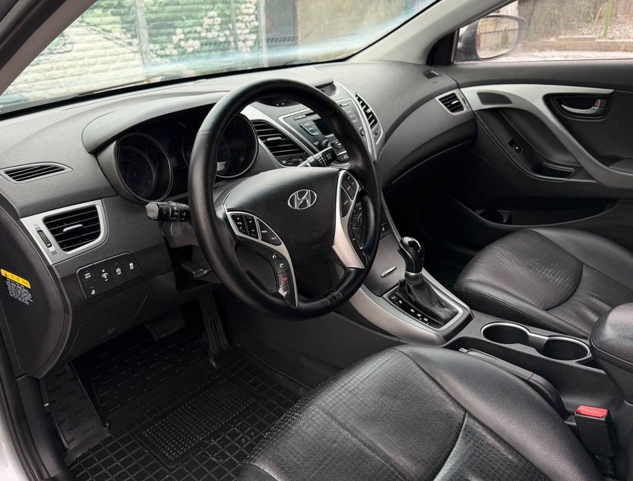 Продам Hyundai Elantra Хундай Елантра  2014 Dizel Avtomat