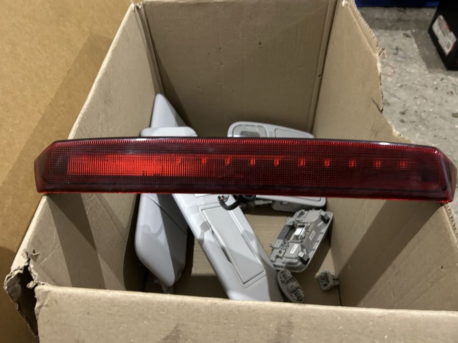 Продам задні ліхтарі , LED ( стопи) лівий та правий Peugeot Landtrek