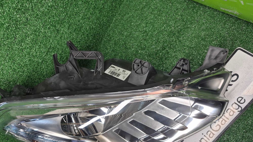 CITROEN BERLINGO/PEUGEOT PARTNER- ÓTICA DIREITA NOVA EMB. VALEO 044786