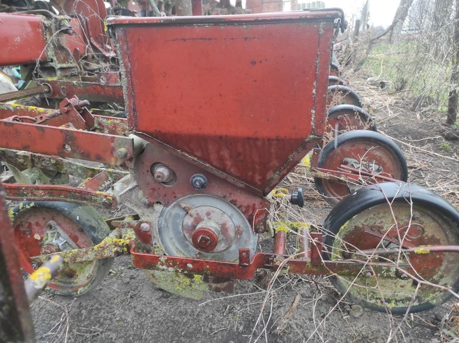 Продам секції бурякової сівалки