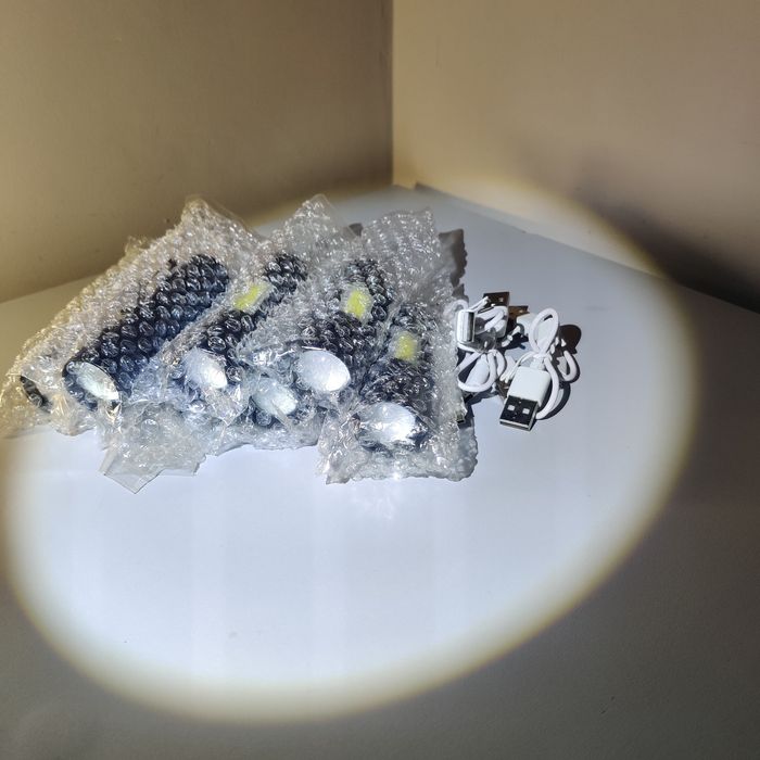 Аккумуляторный LED фонарик / Micro-USB