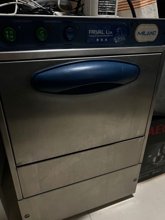 Máquina de lavar louça profissional
