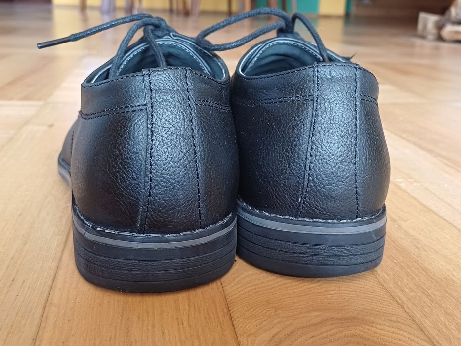 Buty eleganckie męskie rozm. 40