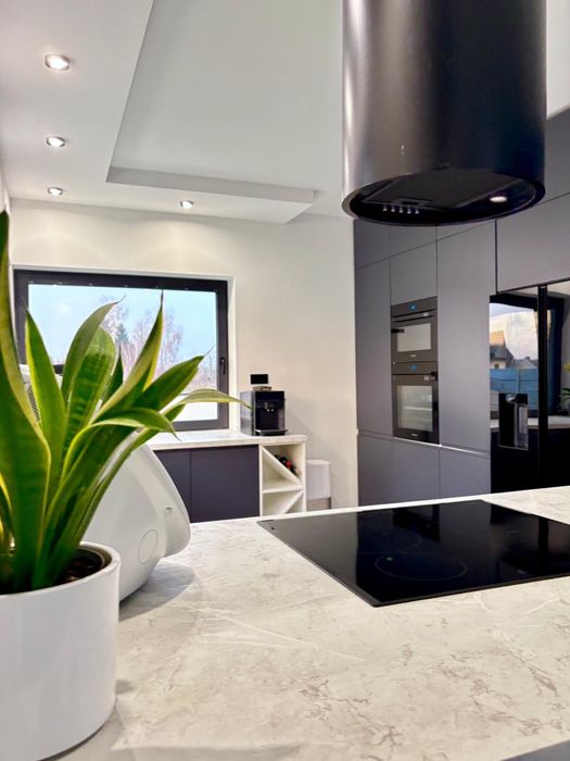 Meble na wymiar, stolarz