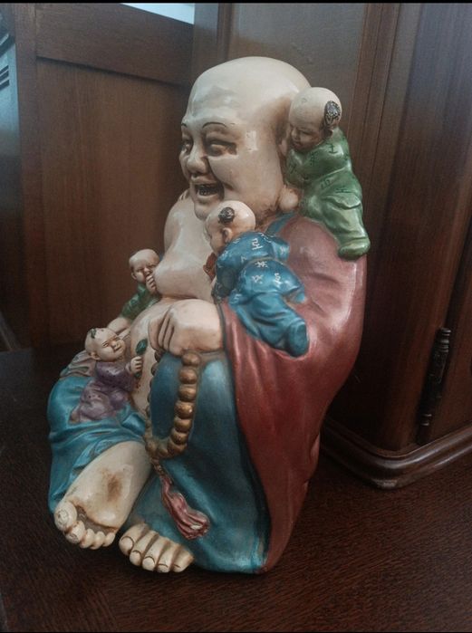 Estatueta Buddha risonho com crianças