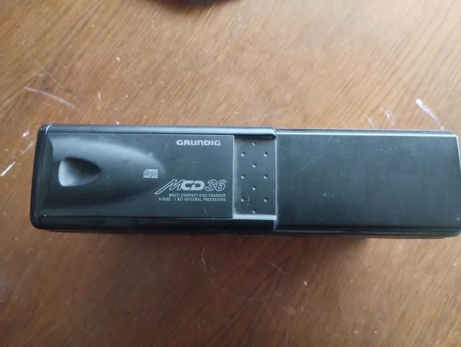 Caixa 6 CDs Grundig MCD 36