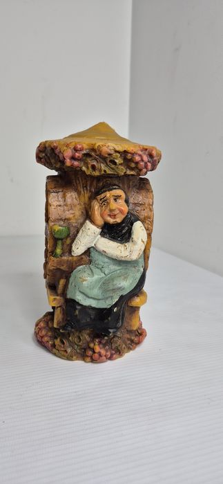 Unikatowa Świeca Rzeźbiarska – Biesiadnicy przy Beczce Wina