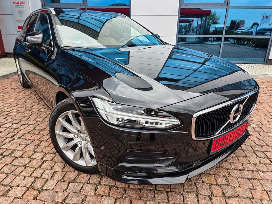 Volvo v90 2.0  190KM PilotAssist FullLed VirtualCocpit Limited v. Momentum