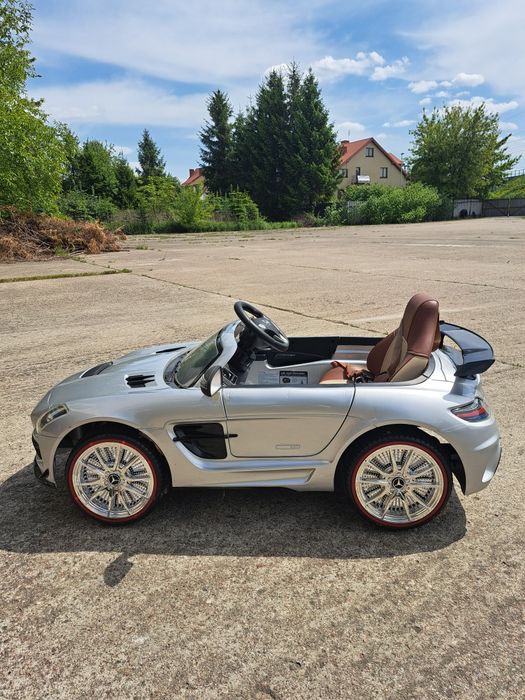 Samochód elektryczny Mercedes-Benz SLS AMG