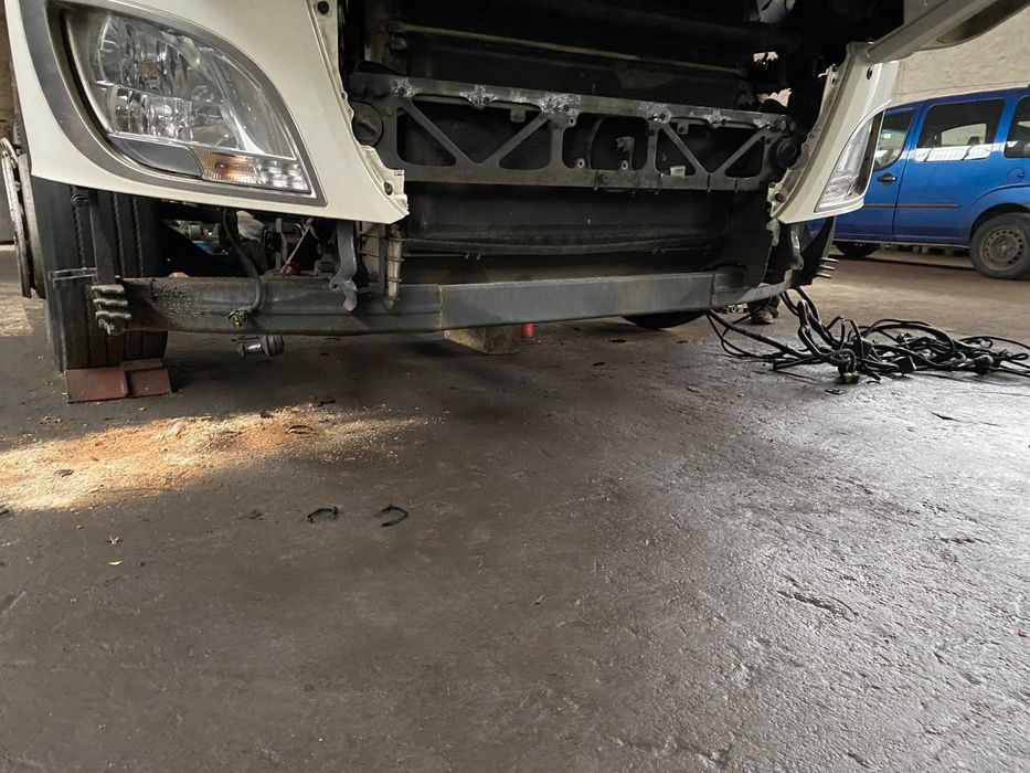 Бампер балка підсилювач бампера DAF XF 106 Euro 6 1907076 1911620