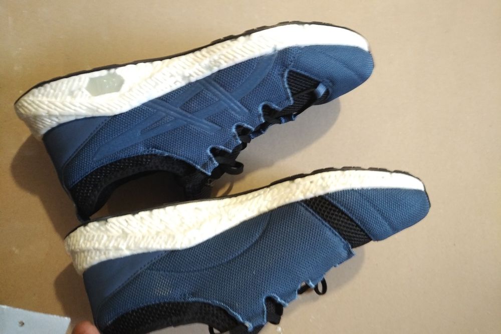 Asics buty sprzedam