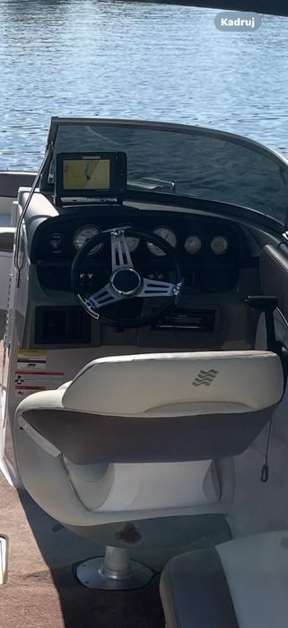 Jacht motorowy FOUR WINNS 244  STAN BDB przyczepka w zestawie