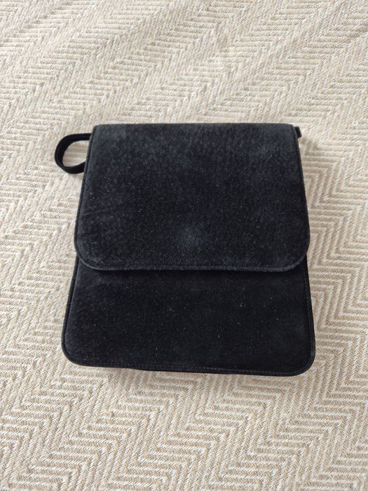 Mała torebka czarna zamsz.