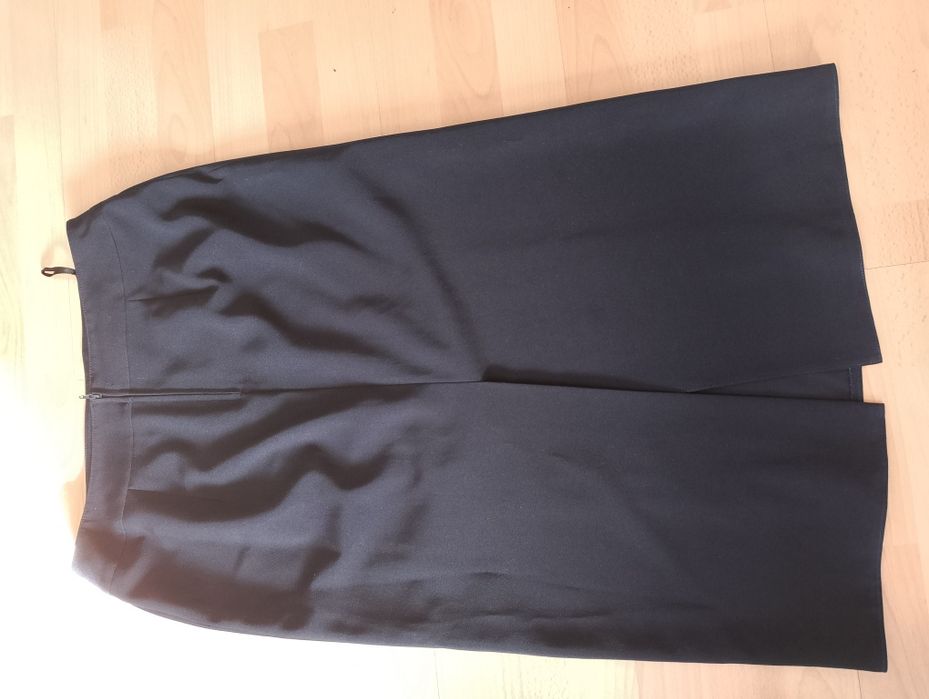 Spódnica czarna prosta   rozmiar L, XL