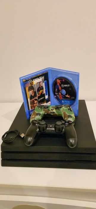 Playstation 4 pro c/2 comandos