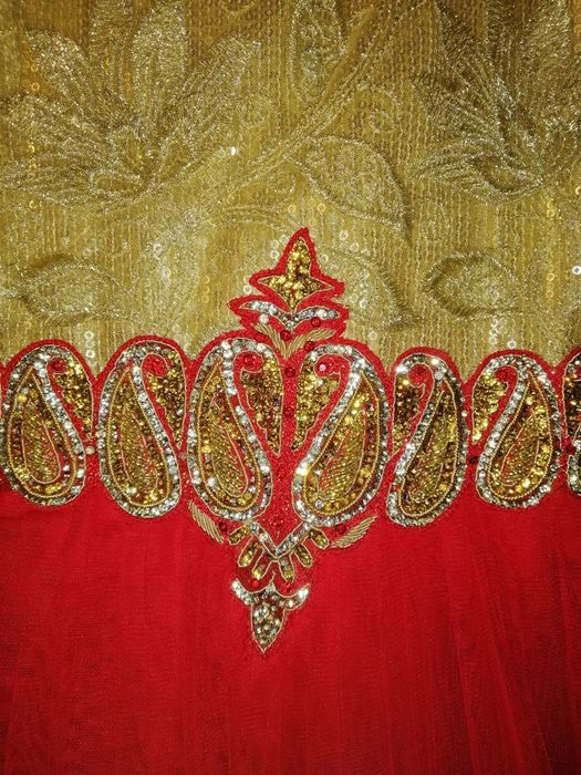 Платье нарядное праздничное 5-7лет